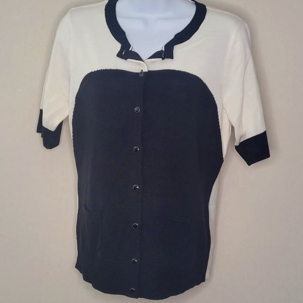 New York and Company sweater Medium, lightweight, excellent condition